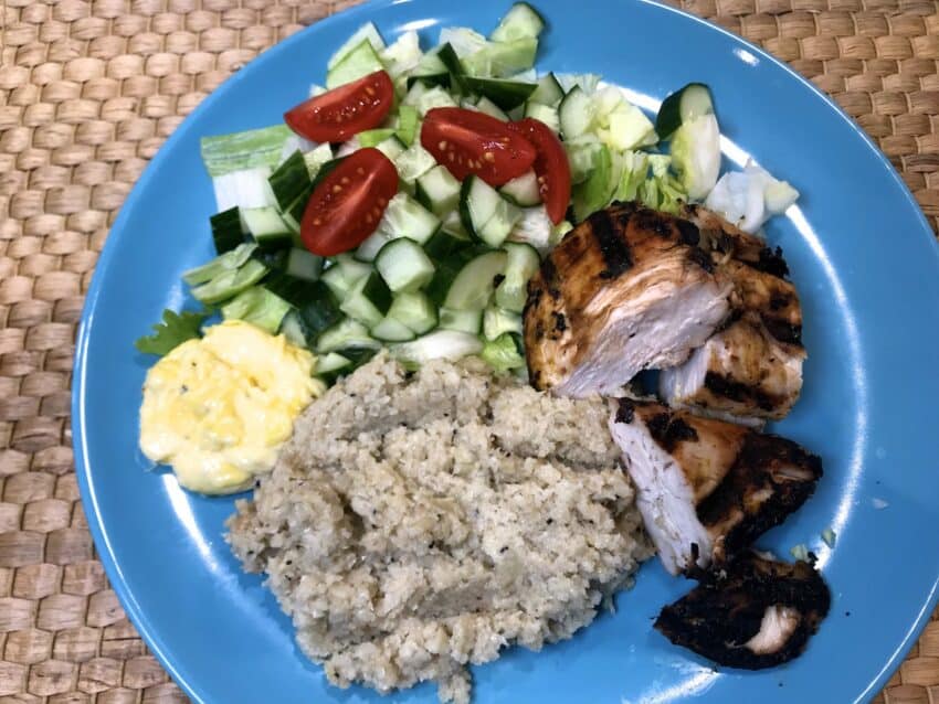 Grillet marinert kyllingbryst med kokos-og blomkålrisotto